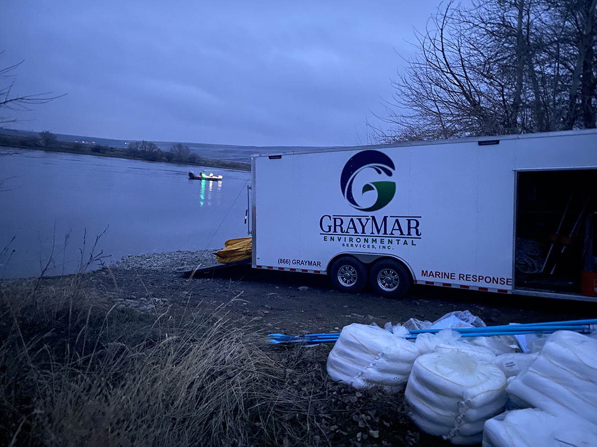 Grant PUD Contractor Truck And Boom Work Near Vernita Bridge GrantPUD Photo2 Grant_PUD_contractor_truck_and_boom_work_near_Vernita_Bridge_GrantPUD_photo2.jpg