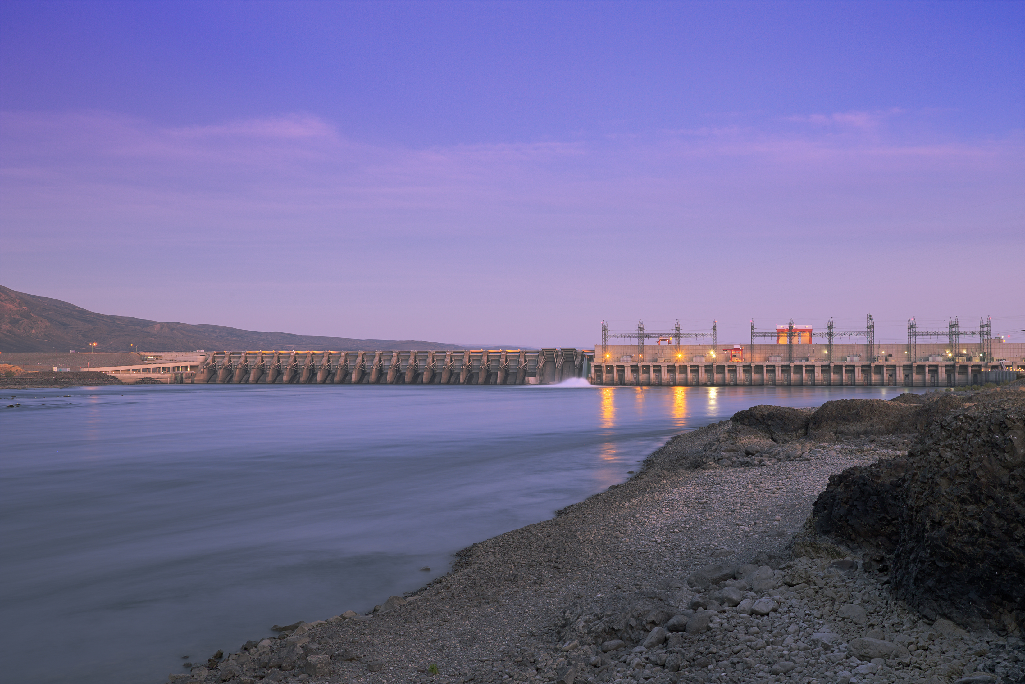 Priest Rapids Dam 2017B Priest_Rapids_Dam_2017B.jpg